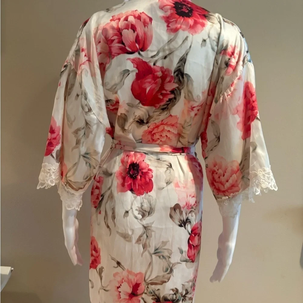 Floral Kimono Robe with Lace Trim